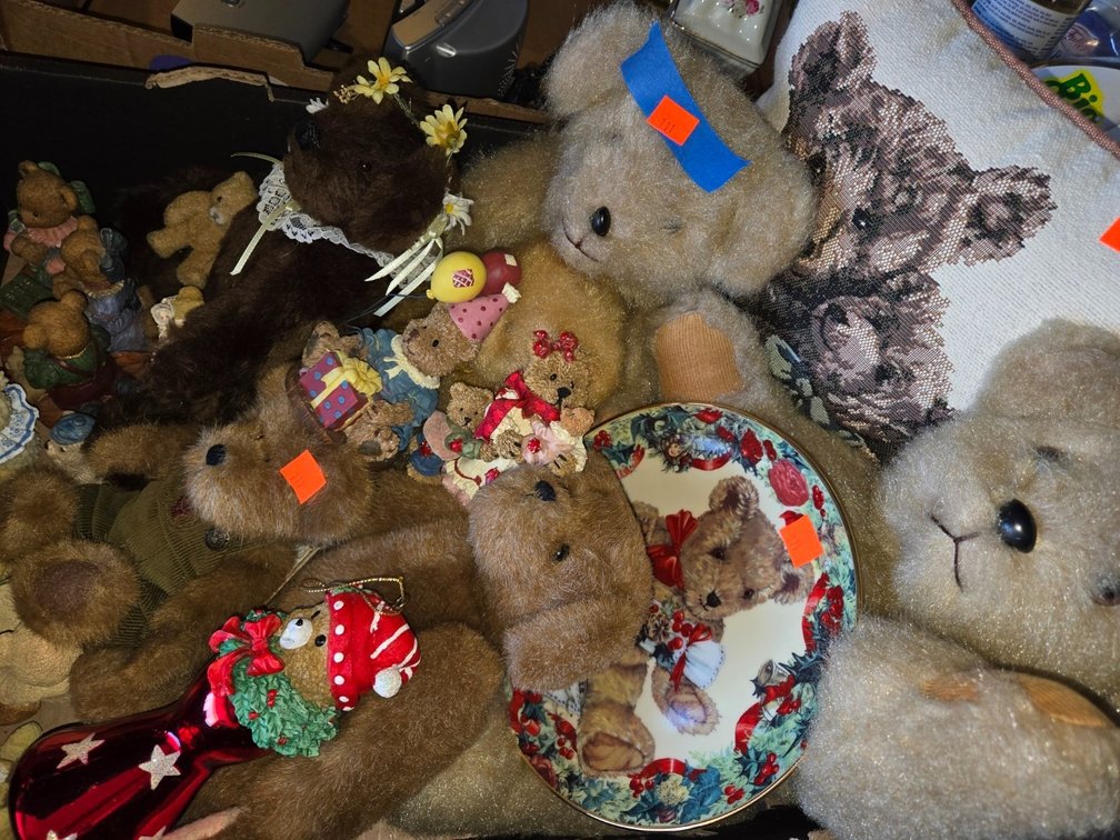 Tray Lot Teddy Bears-Gar