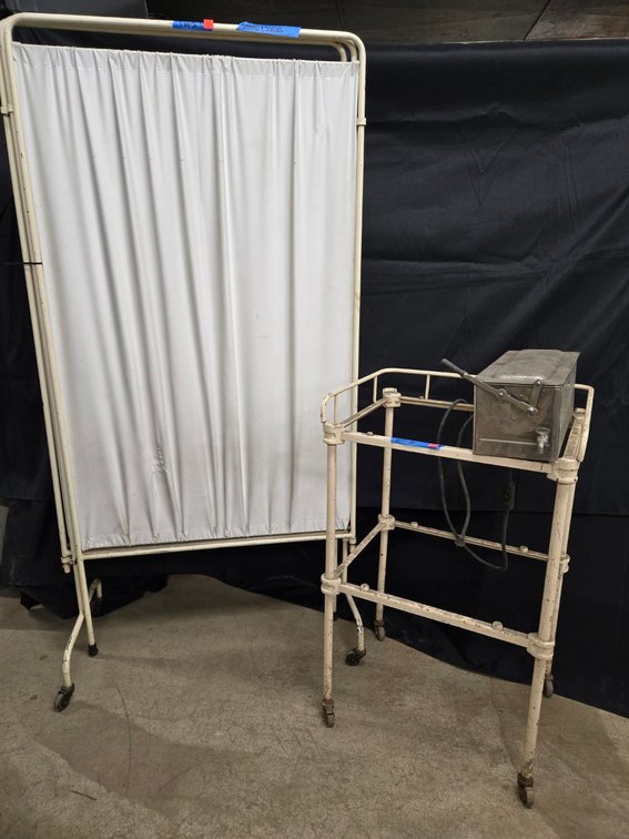 Privacy Screen, 4-Wheel, 2-Shelf Cart-Central