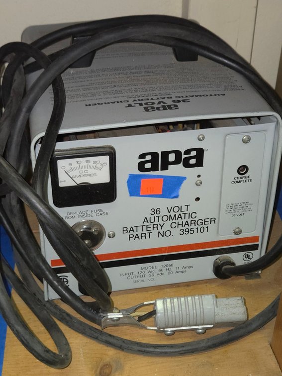 APA 36 volt Automatic Battery Charger-Tool Rm