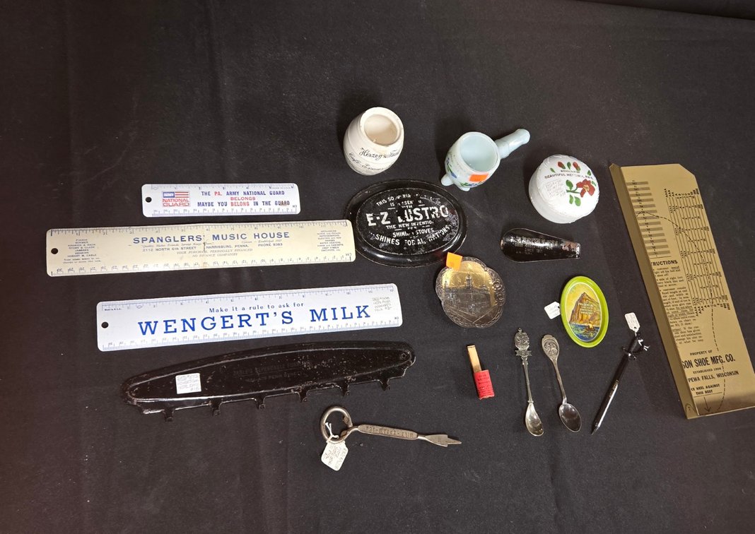 Old Small Tins, Mason Shoe Gauge-Well Rm