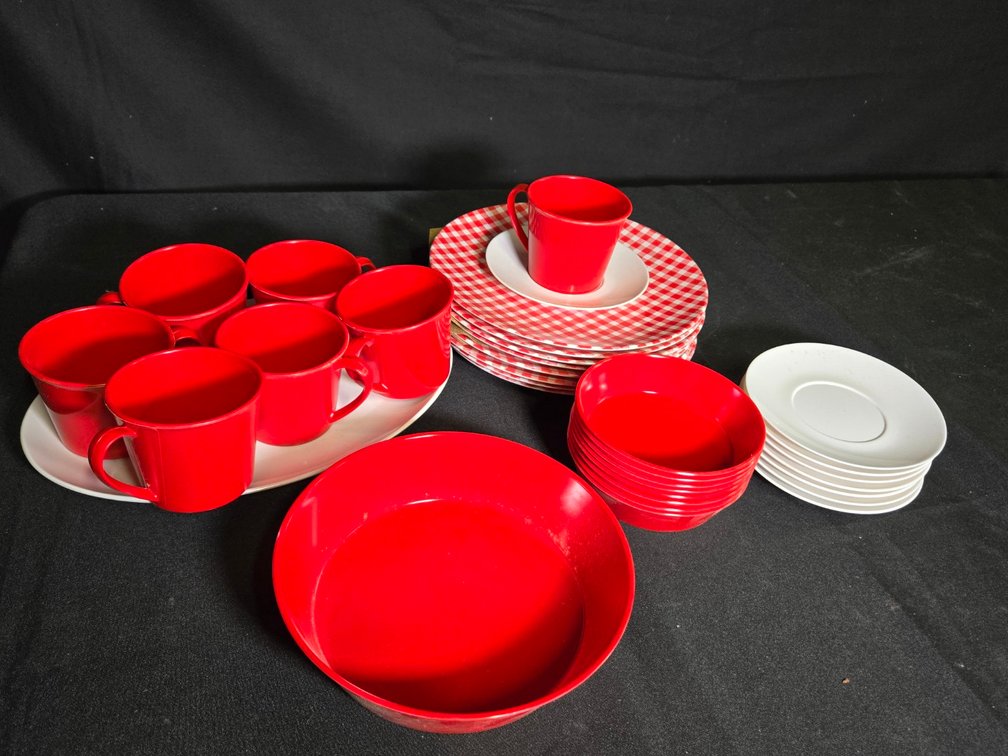 Picnic Set Plastic Dishes (Red)-Well Rm