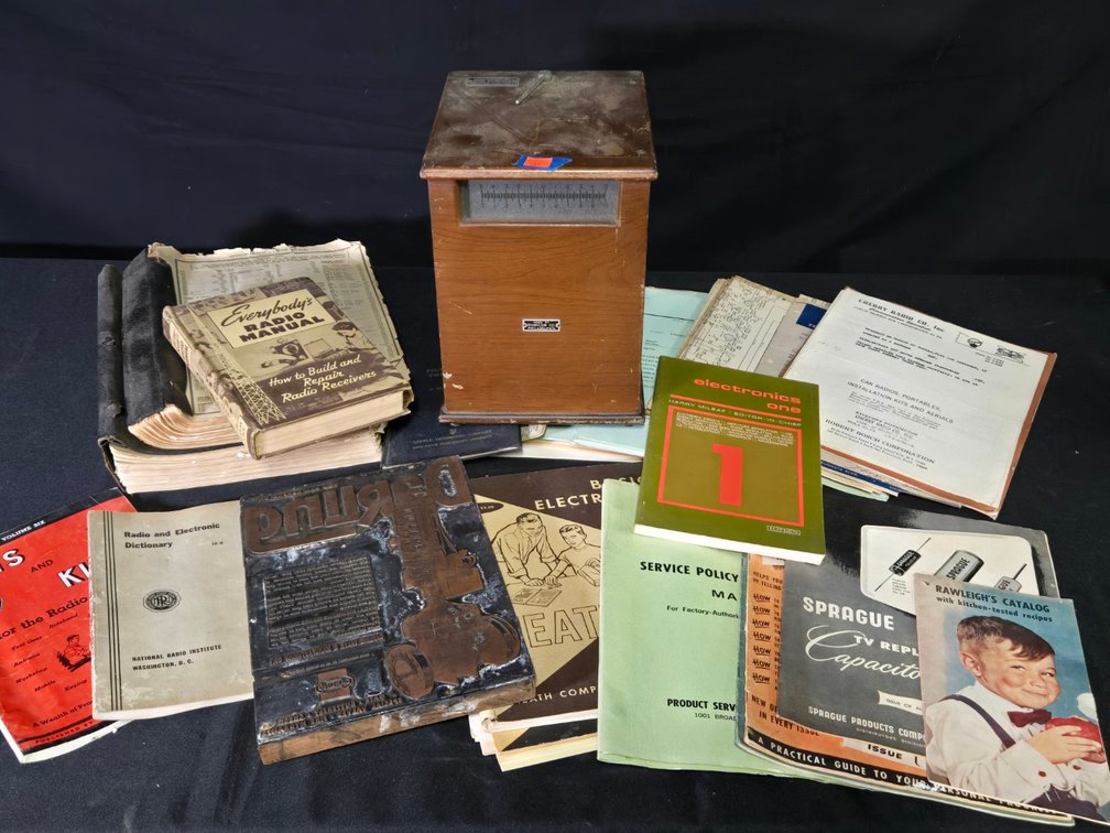 Old Radio Manuals-Hard Cov & Paperback-Well Rm