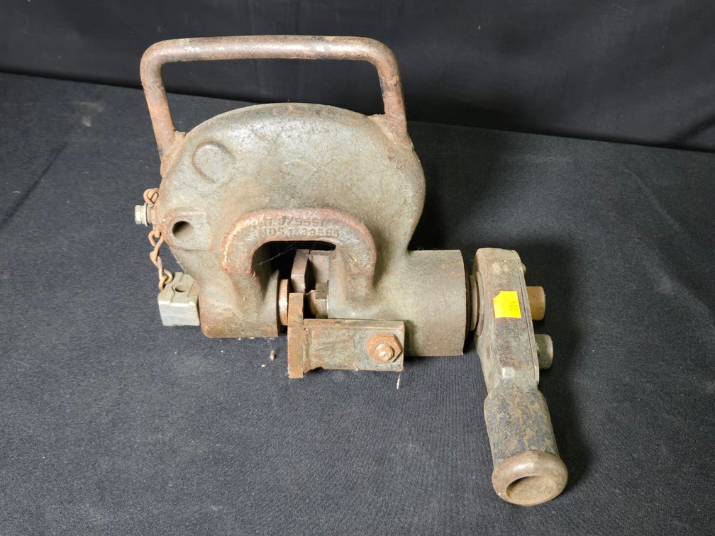Hand Punch-Well Rm