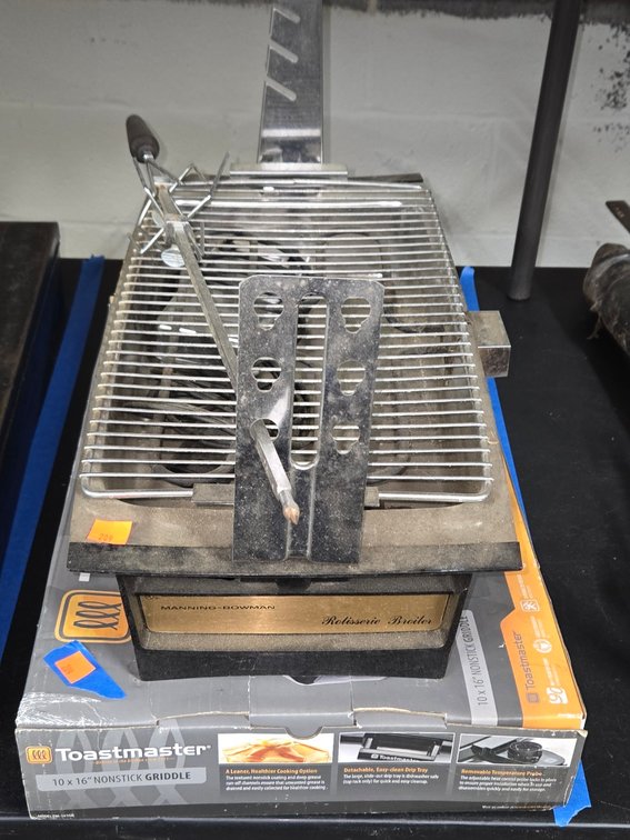 Toastmaster Grille (New in Box)-Well Rm