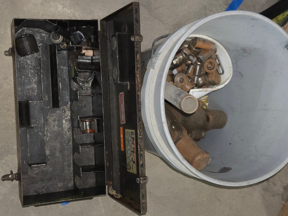 Bucket & Box with Dies-Well Rm