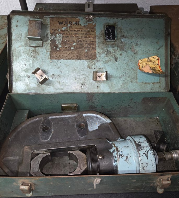 Burndy Hydraulic Clamp with Dies-Well Rm