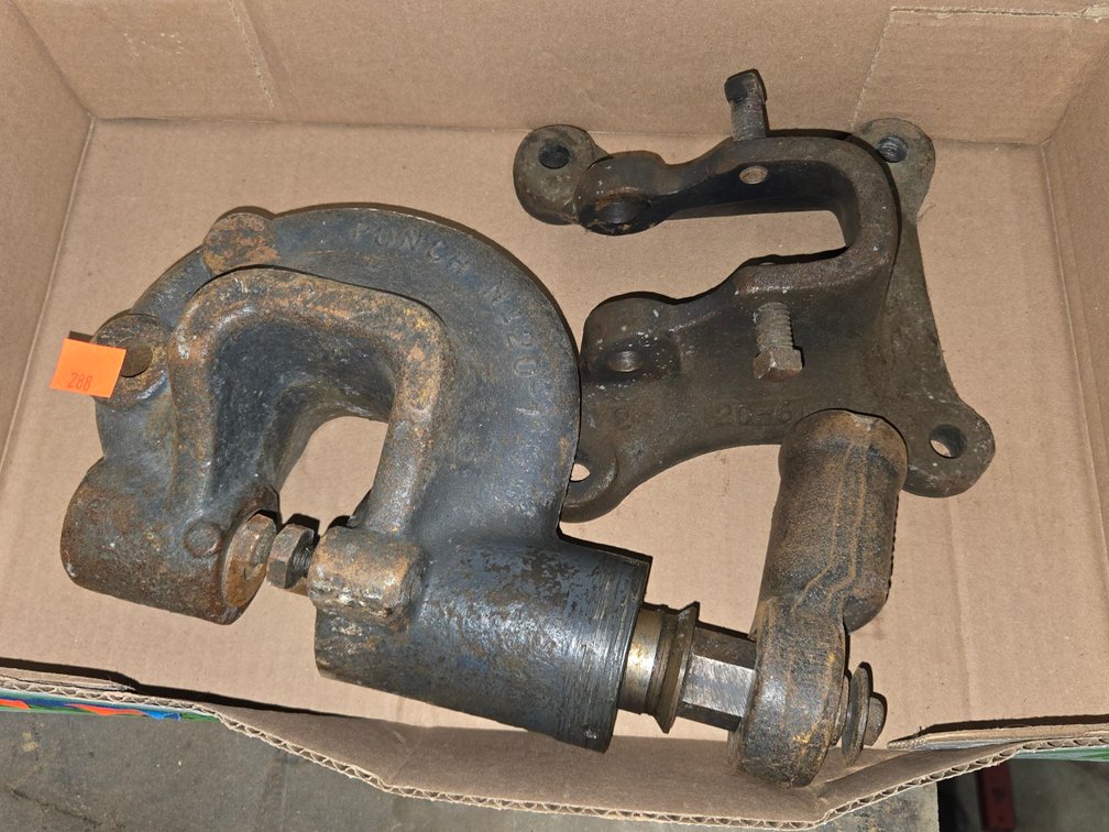 Hand Held Ratchet Punch-Well Rm