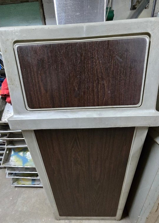 Commercial Plastic Trash Can-Well Rm
