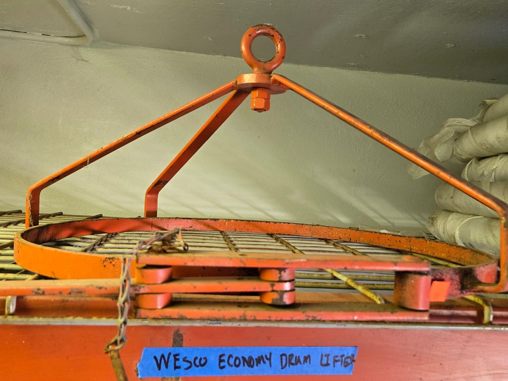 Wesco Economy Drum Lifter - Garage