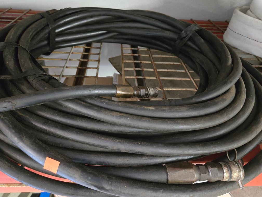 USED Hydraulic Hoses - Garage