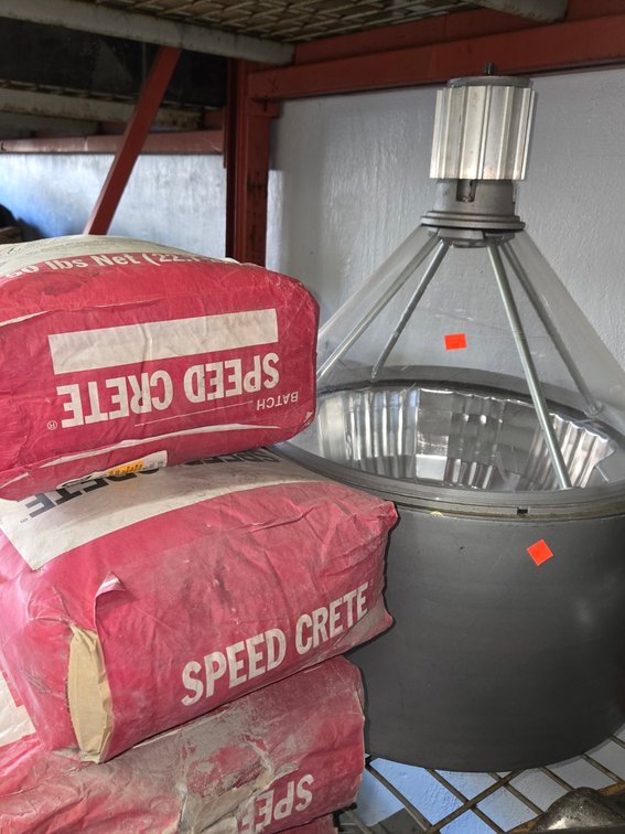 (3) + 1/2 Bags Speedcrete Red Line - Garage