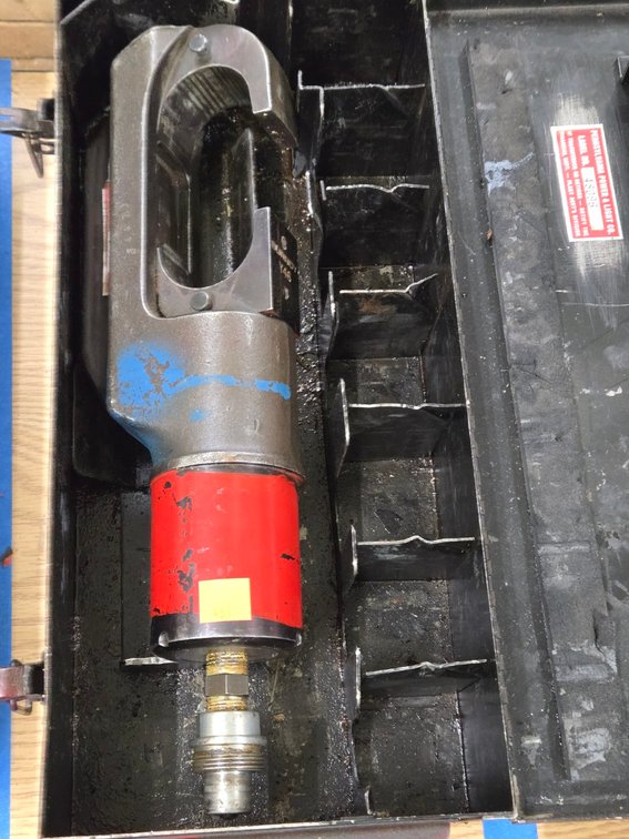 Burndy Hydraulic Crimper w/ Metal Box-Central Rm