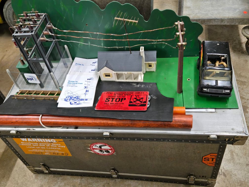 (2) PPL Demo/Training Dioramas in Travel Cases-Central Rm