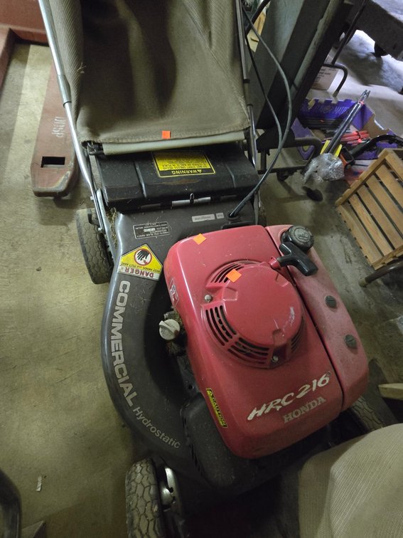 Honda Commercial Hydrostatic Mower/Bagger-Central Rm