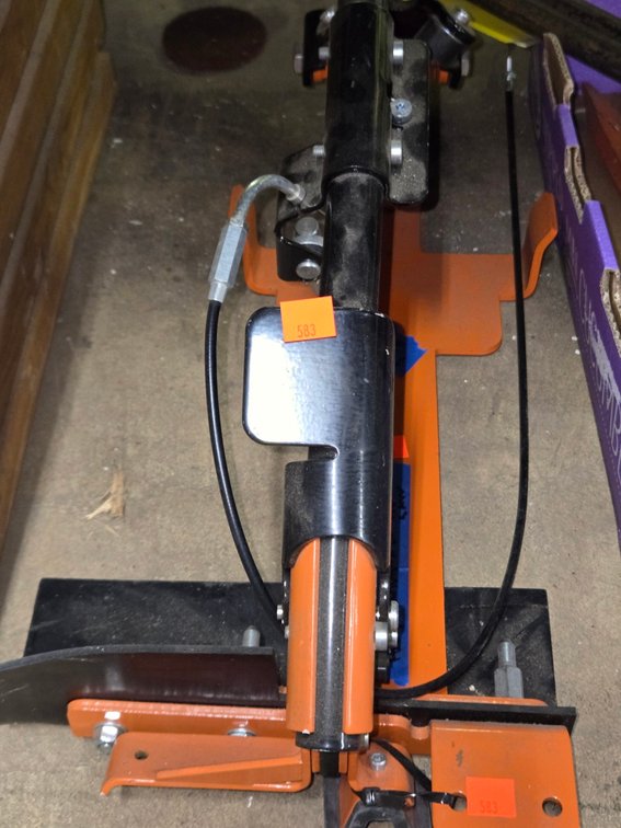 Stihl Quick-Mounting System Conversion Kit for Mounting Cut-Off Saw-Central Room