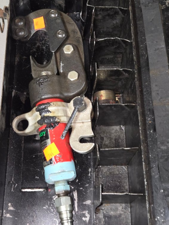 Burndy Hydr. Wire Cutter in Metal Box-Well Room