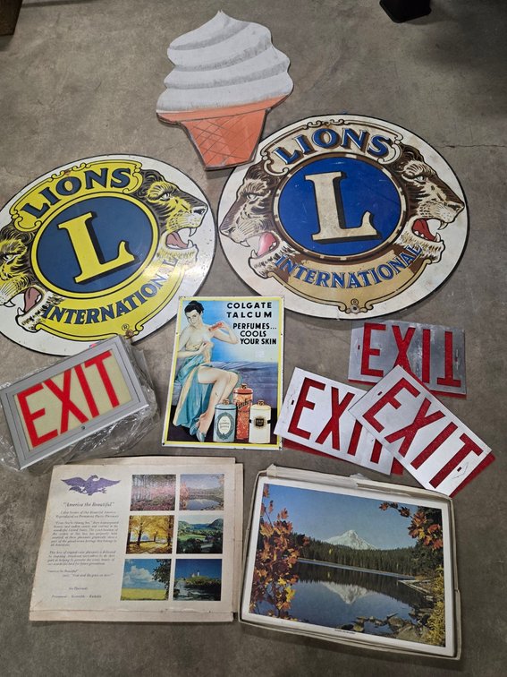 Lot of Signs-Well Rm
