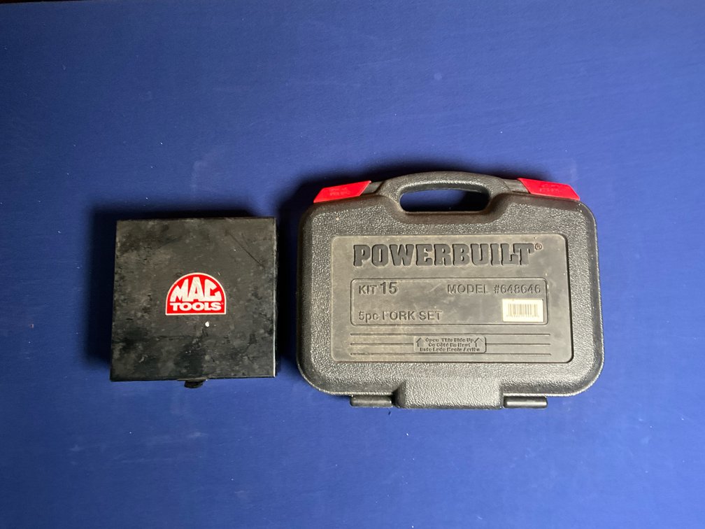 Mac Lug Off Tool Kit/ Powerbuilt 5 PC Fork Set