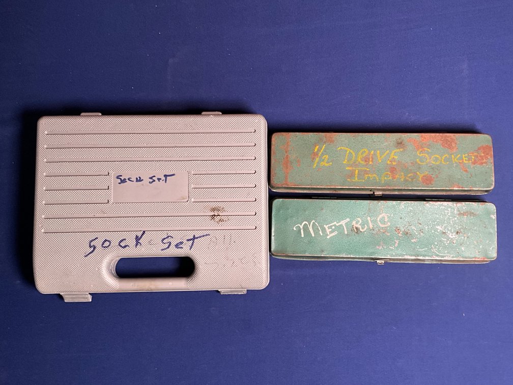 Socket Set and Drive Sockets/ Metric/ Impact