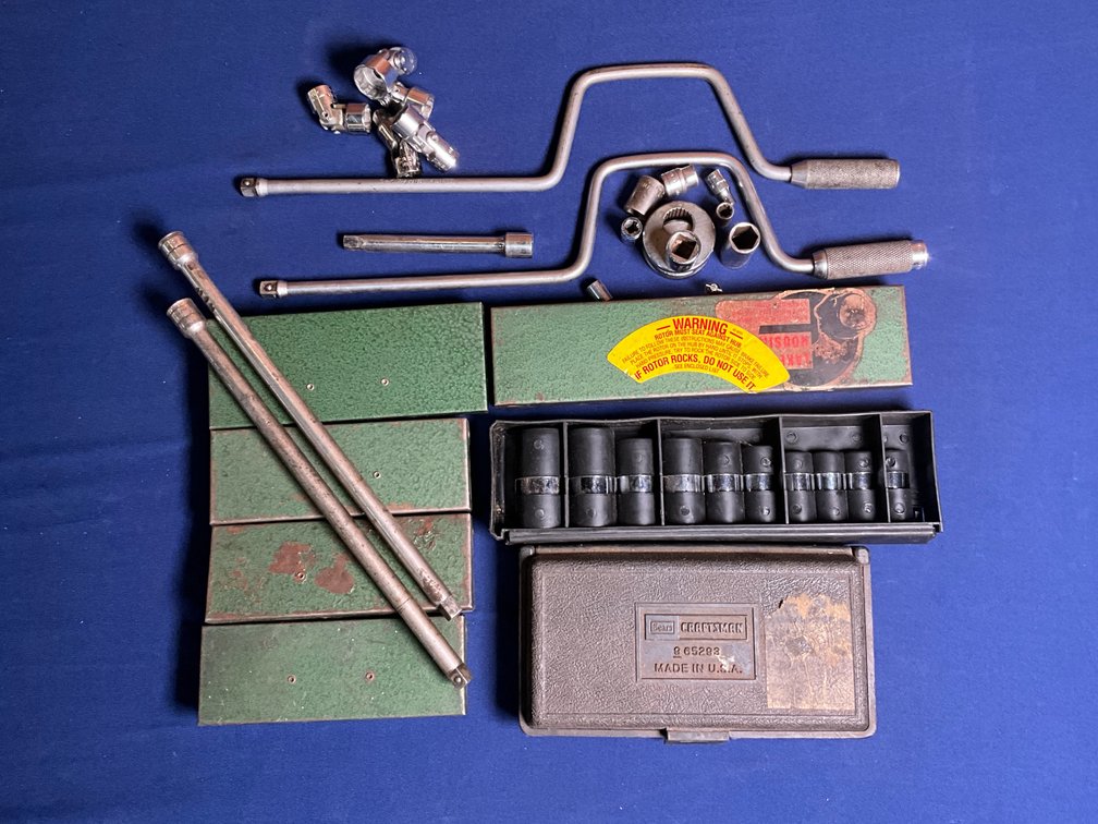 2 Socket Handles and Sockets