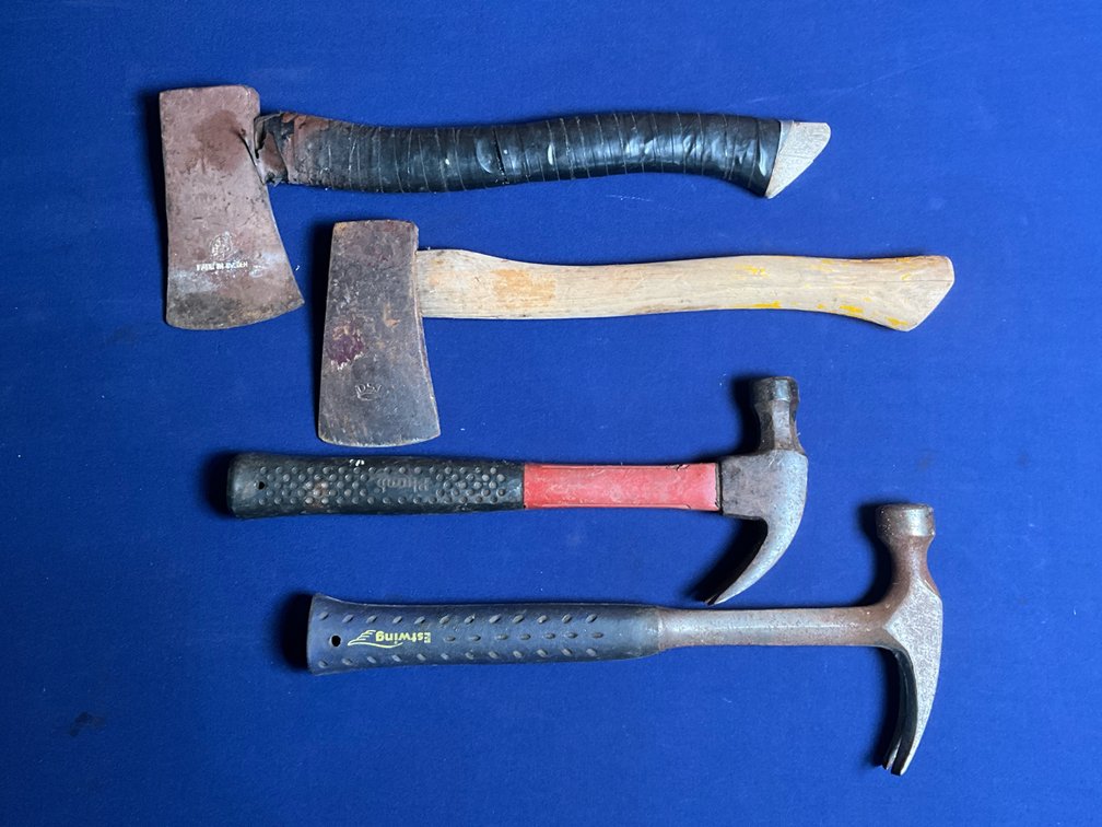 2 Axes/ 2 Hammers
