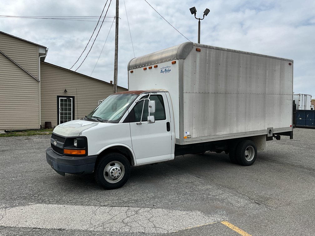 2005 Chevrolet High Cube Box Truck
