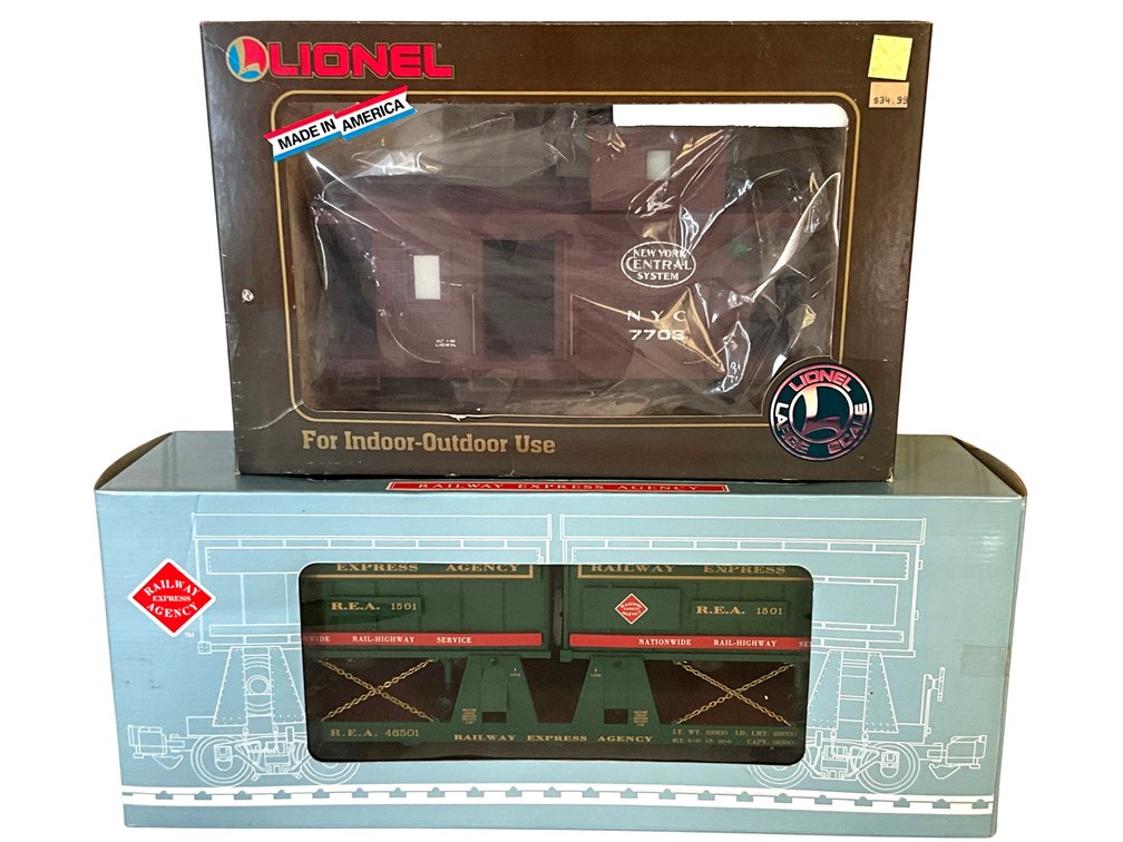 Lionel Large Scale New York Central Caboose & Railway Express Agency Car
