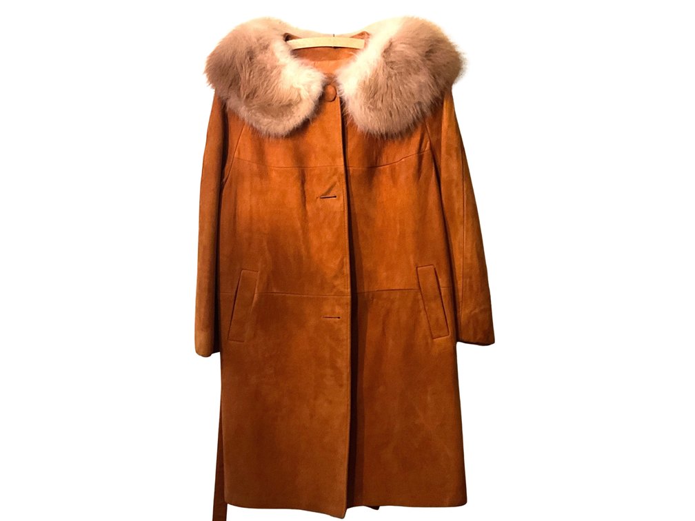 Dan Di Modes Leather Coat with Fur Collar