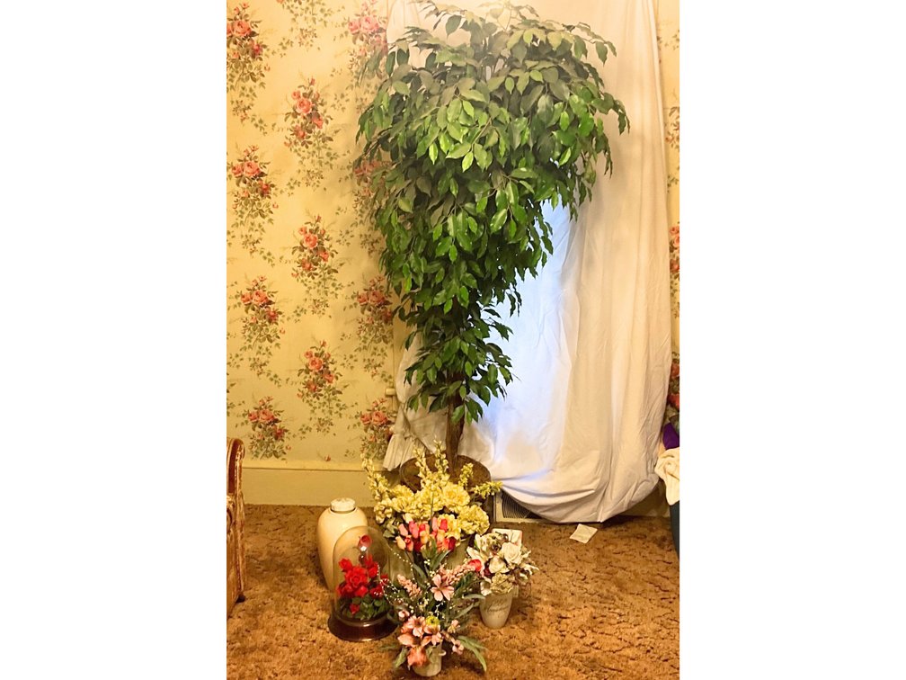 Artificial Floral Arrangements, Vases & Decorative Tree