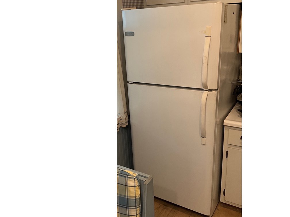 Frigidaire Top-Freezer Refrigerator