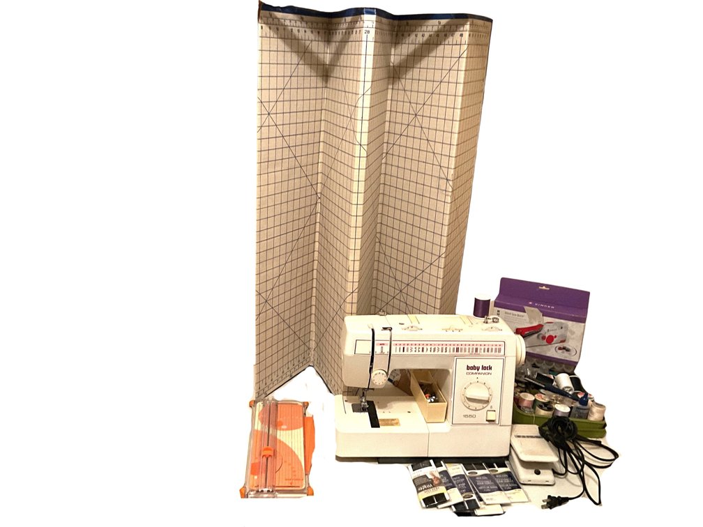 Baby Lock Companion 1550 Sewing Machine & Sewing Supplies
