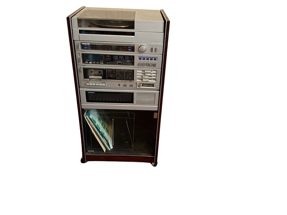 Soundesign Stereo System with Records