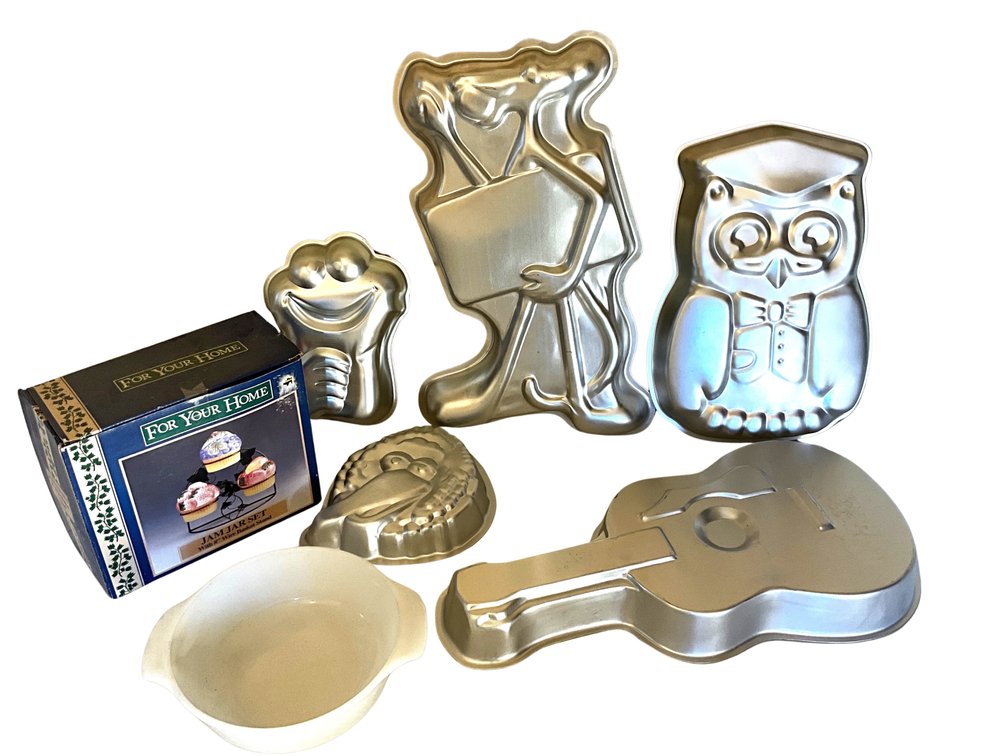 Novelty Cake Pans and Jam Jar Set