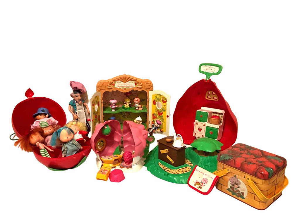 Strawberry Shortcake Dolls, Playsets & Collectibles