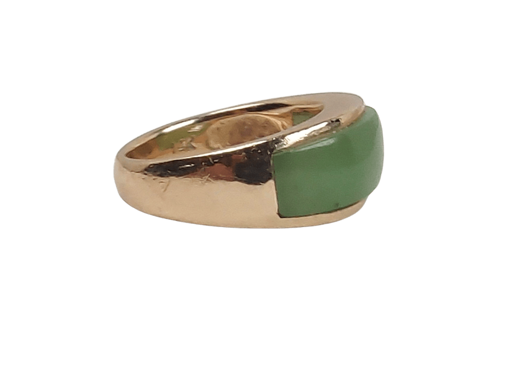 Impressive 10K Gold Jade Ring 