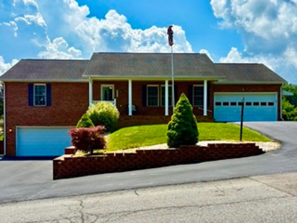 Giles Drive Real Estate  