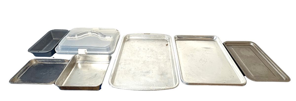 Mixed Lot of Baking Pans and Trays – 8 Pieces