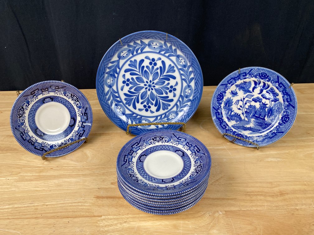 (11) Churchill Willow Plates