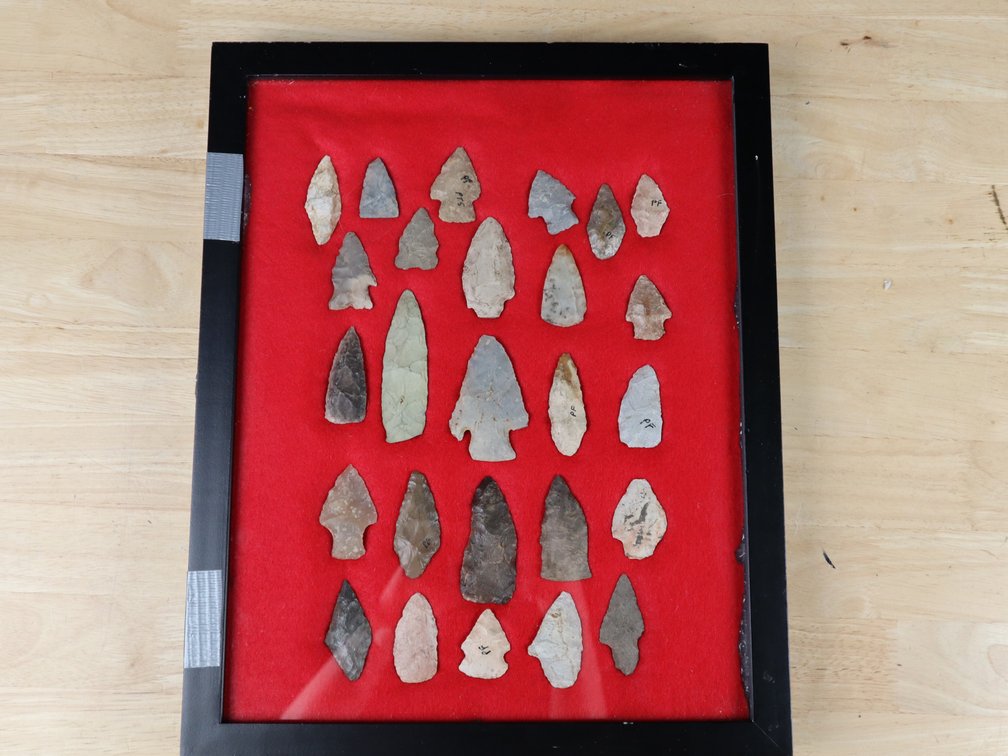 (26) Framed Indian Arrowheads