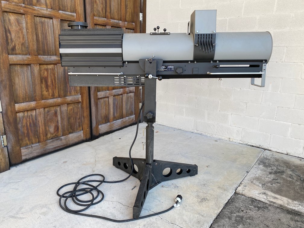 *Lycian 1290 2kW Xenon XLT Long Throw Followspot on Stand *Needs Repair