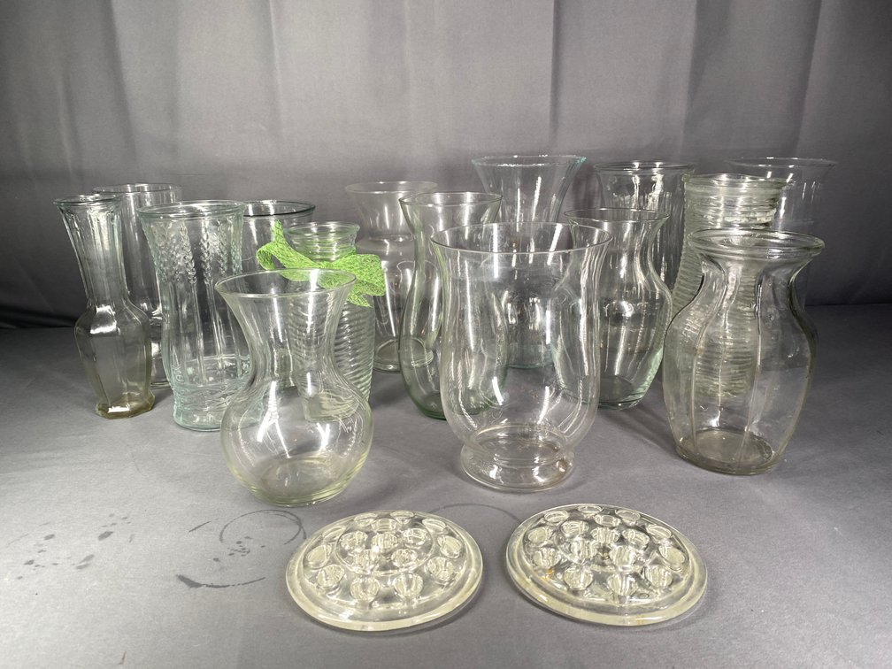 (17) Glass Vases and Frogs