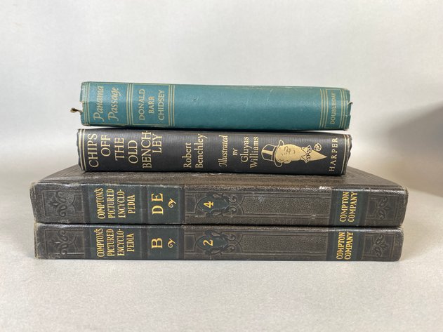 Image for Two Volumes of Compton's Pictured Encyclopedias Volumes B, D-E Copyright 1933,