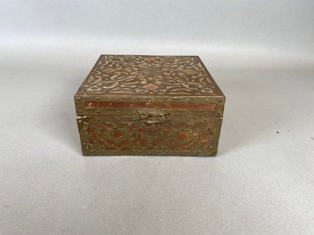 Image for (4) Vintage Wooden and Resin Decorative Boxes