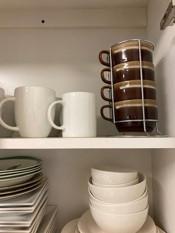 Image for Contents of Kitchen Cabinet Including (3) Shelves
