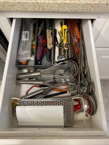 Image for Contents of Kitchen Drawer