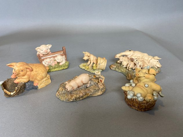 Image for Collection of Pig Figurines & Décor