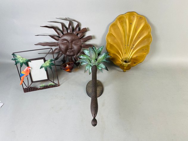 Image for Assortment of Tropical Themed Decor