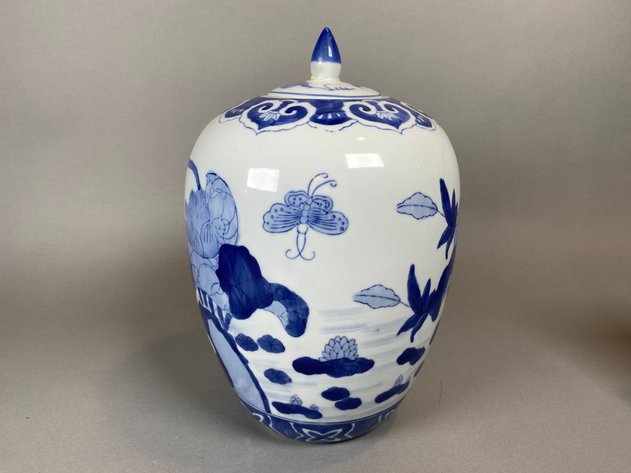 Image for (2) Coordinating Chinese Ming Style Blue White Temple Jars