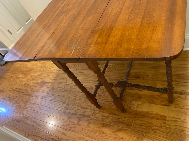 Image for American Early 20th Century Walnut Drop Leaf Gateleg Table Dining Table