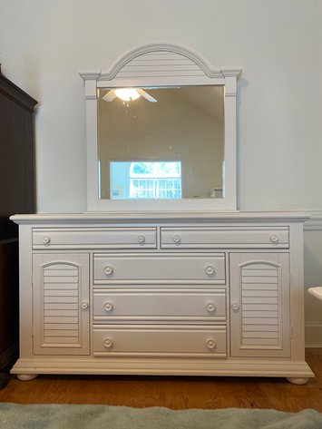Image for Liberty Furniture Summer House Dresser and Mirror Set Matches Lots 196, 197, 198, 199